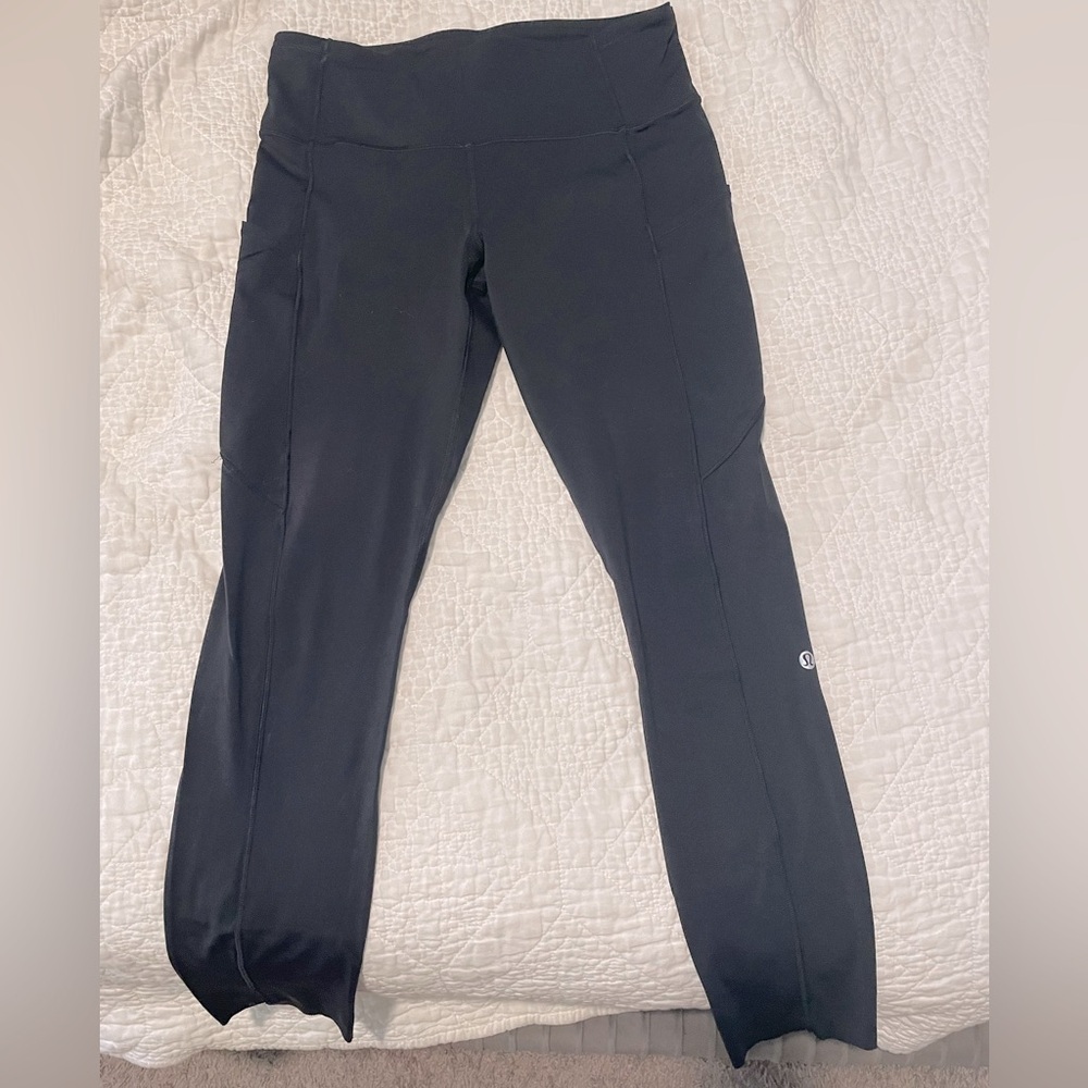 Black Lululemon Leggings w pockets Like-New